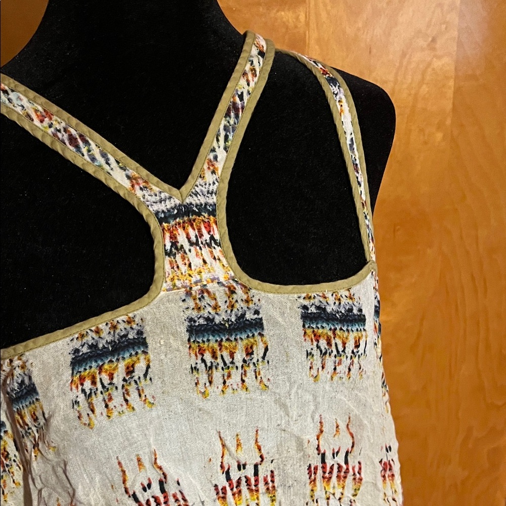 The Pyramid Collection Large Multicolor Patterned Camisole - Picture 3 of 4